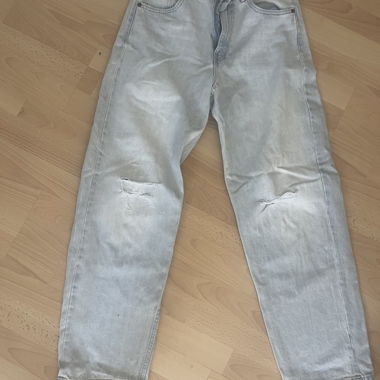 Light Wash Distressed Jeans