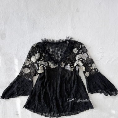 Whimsical Black Lace Long Sleeve Top (S/M)