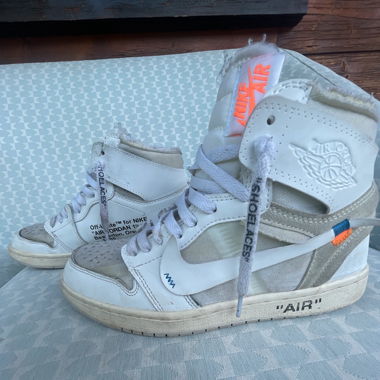 Nike Jordan 1 off White 