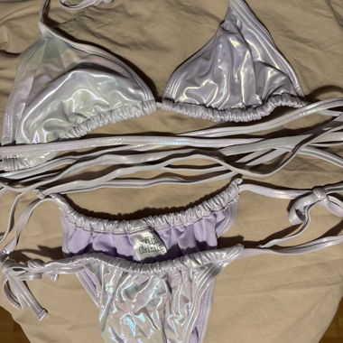 Ensemble de bikini lilas avec lacets
