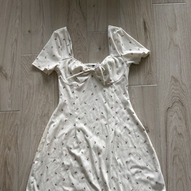 White bloom dresse