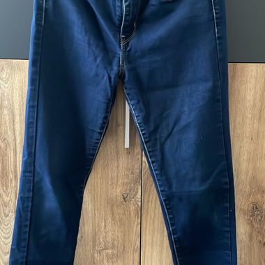 Jean Levi's 710 Super Skinny