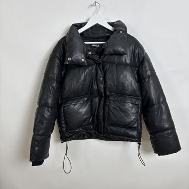 Doudoune en faux cuir noire