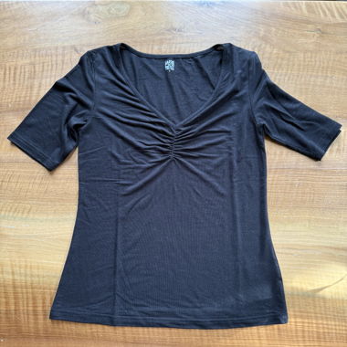 T-shirt nero iridescente nuovo, taglia S