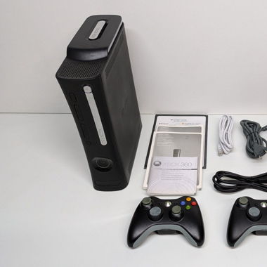 Microsoft Xbox 360 Elite mit 2 Controller