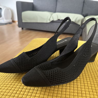 Vivaia Slingback Pumps