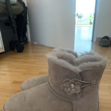 UGG Boots MINI