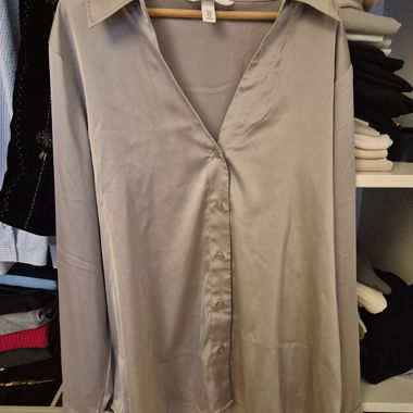 Grey Satin H&M Shirt size M