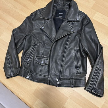 Bershka Olivgrüne Lederjacke