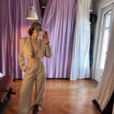 Tailleur con pantalone corto COLLUSION beige