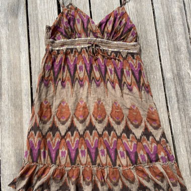 Robe vintage à bretelles avec motif