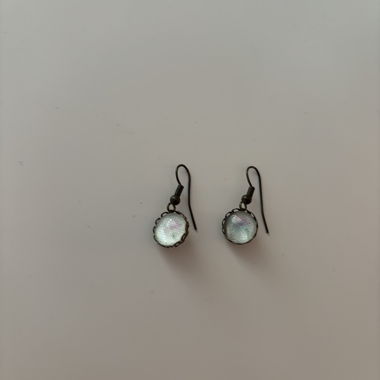 Cute earrings with a floral pattern