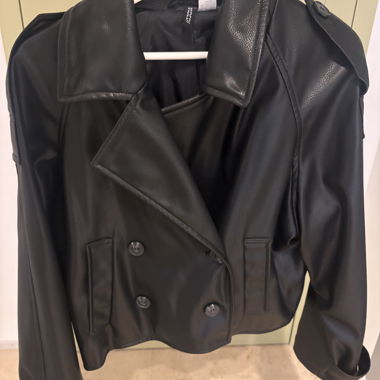 Veste noire en simili cuir