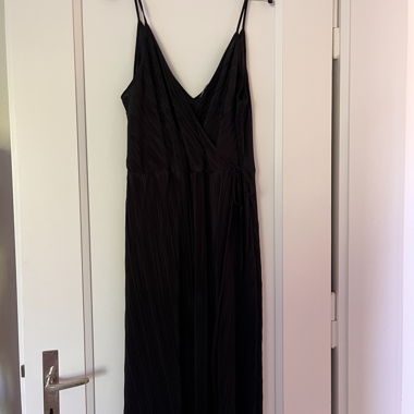 Black Pleated Maxi Dress