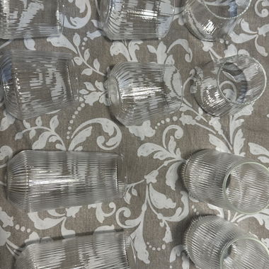 Set di bicchieri trasparenti