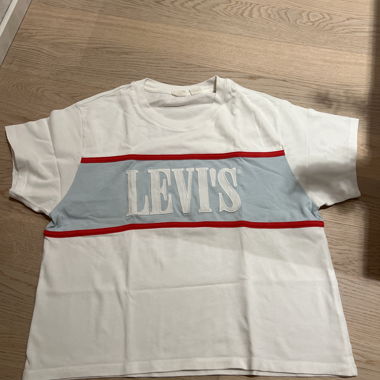 T-shirt Levis