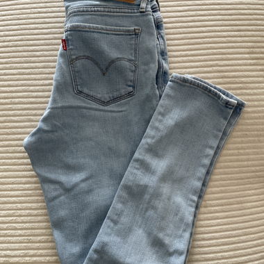 Levi’s light blue women's jeans