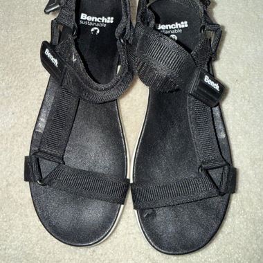 Schwarze Sandalen 