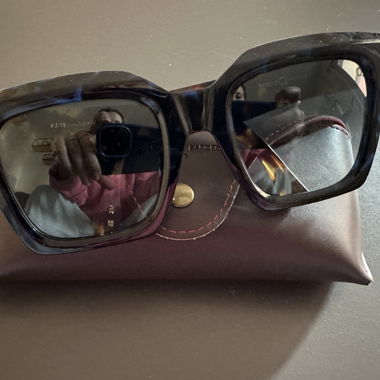 Sonnenbrille mit Etui