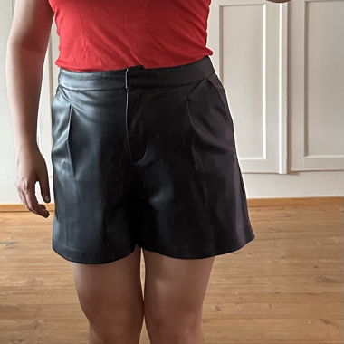 Kunstleder Shorts 40
