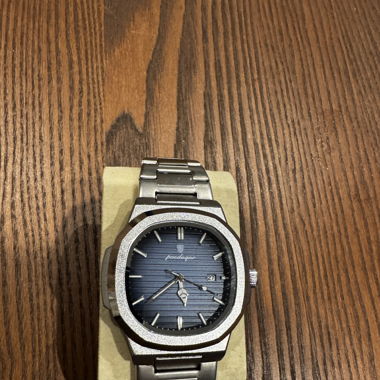 Silberne Uhr