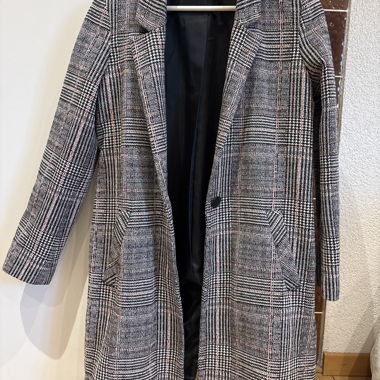 Esprit karierter Mantel, schwarz-grau-rot
