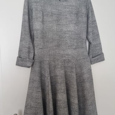 Graues Kleid