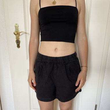Black short