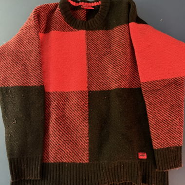 Maglione Hugo a quadri rosso-nero