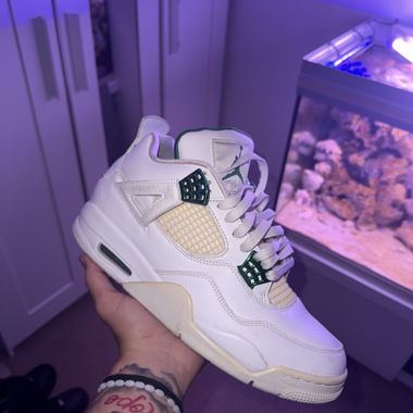 Jordan 4 methalic Green 