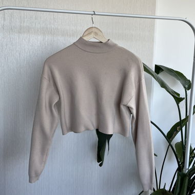 Beiger Cropped Pullover mit Stehkragen