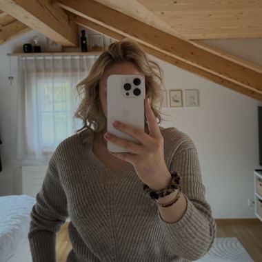 Strickpullover mit V-Ausschnitt - grau