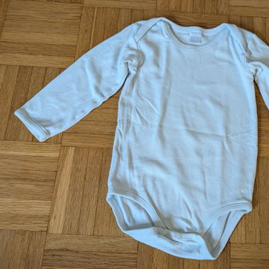 3 Kurzarm Body und ein langarm Body