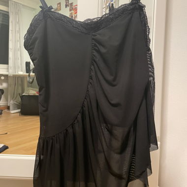 Gothic, Asymmetric Top in schwarz