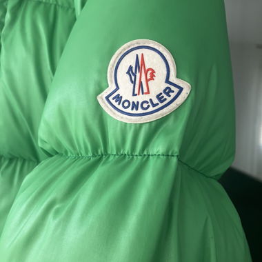 Piumino Moncler verde