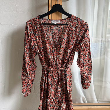 Sommerliches Wickelkleid