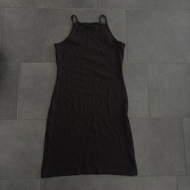 Schwarzes Kleid