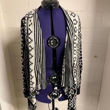 Schwarz-weisser Muster-Cardigan XS-S