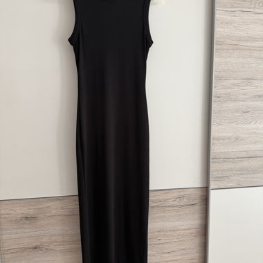Robe noire Stradivarius