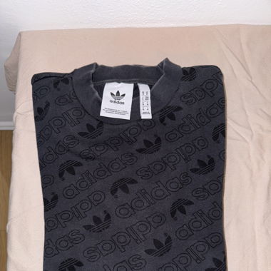 ADIDAS SWEATSHIRT