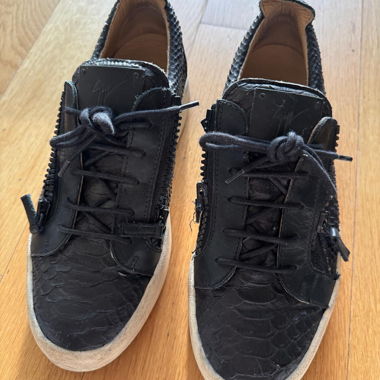 Guiseppe Zanotti sneakers nere con zip