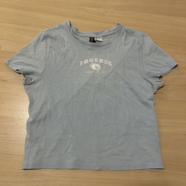 Short blue T-shirt