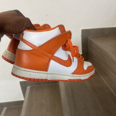 Nike Dunk High arancione