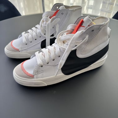 Sneaker High-Top Nike bianco/nero EU 45