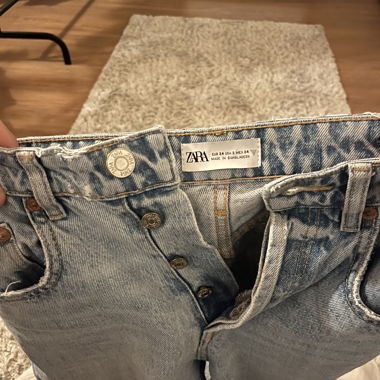 Zara High-Waist Jeans