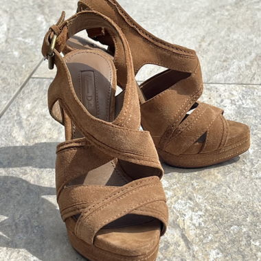 Sandali con tacco alto in camoscio marrone