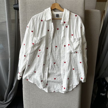 Blouse en mousseline avec petits coeurs, taille S