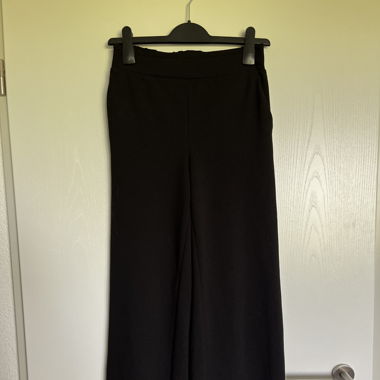 Schwarze weite Hose von Vero Moda