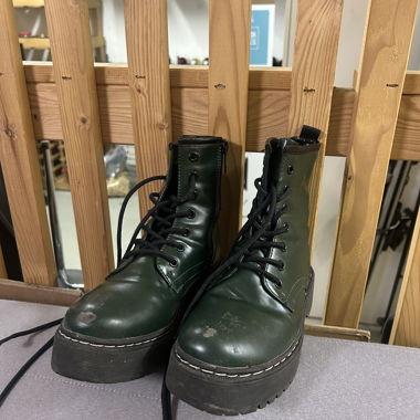 Green platform lace-up boots with zipper