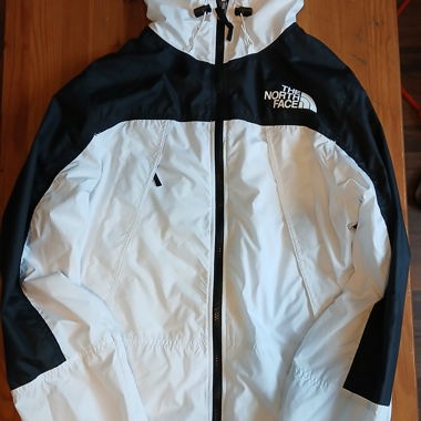 The North Face coupe vent à capuche